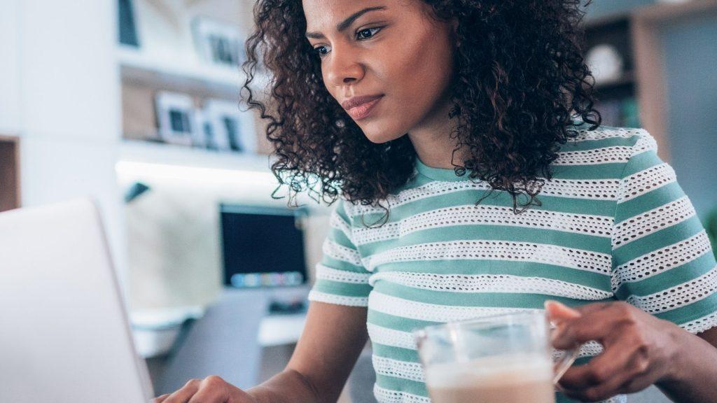 lady on laptop